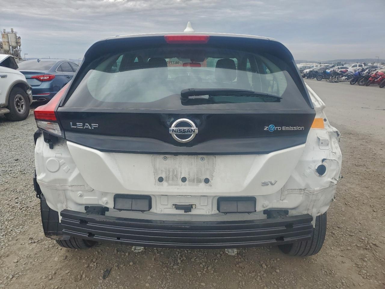 2021 NISSAN LEAF SV photo 6