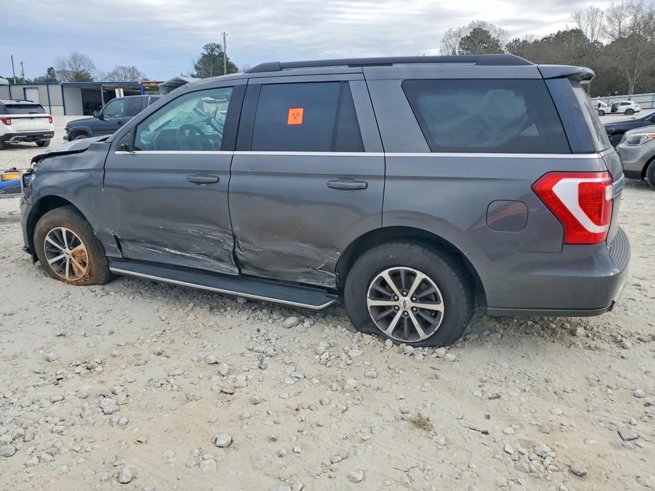 2018 FORD EXPEDITION XLT photo 2