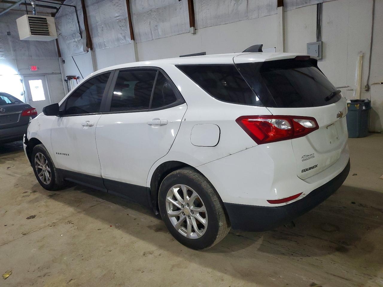 2020 CHEVROLET EQUINOX LS photo 2