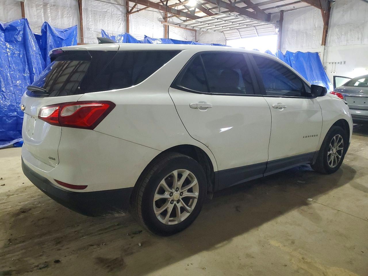 2020 CHEVROLET EQUINOX LS photo 3
