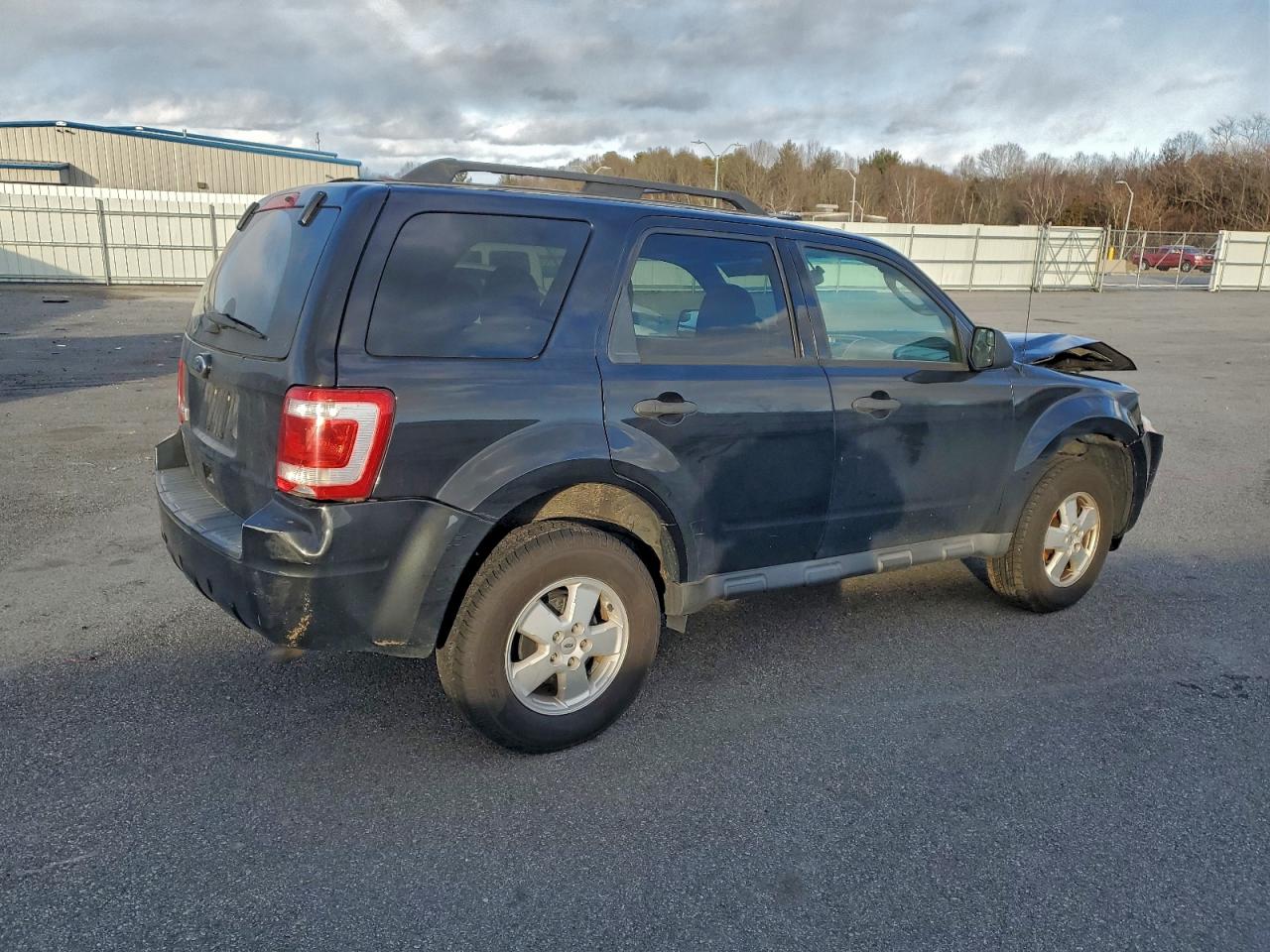 2011 FORD ESCAPE XLT photo 3