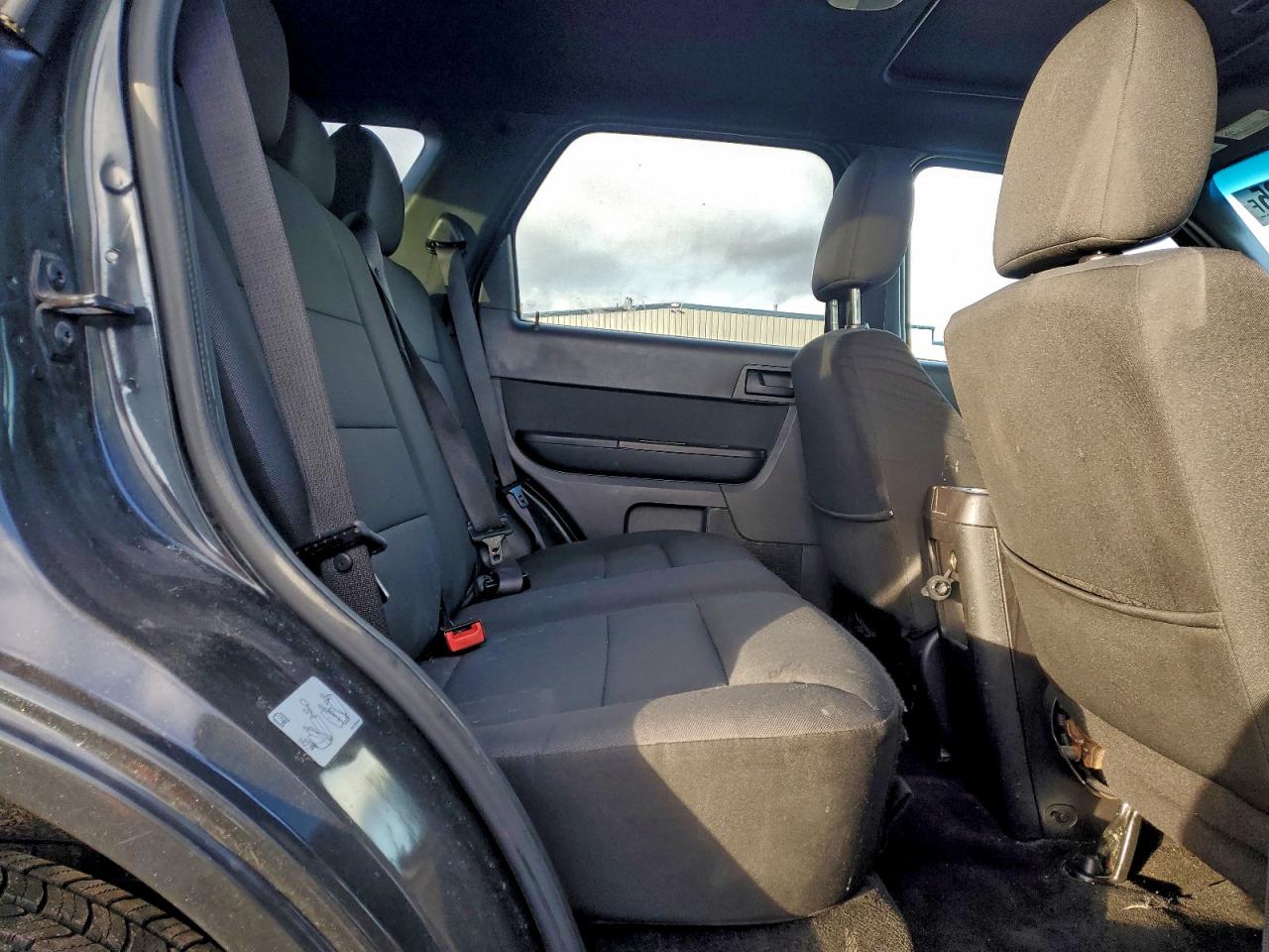 2011 FORD ESCAPE XLT photo 11