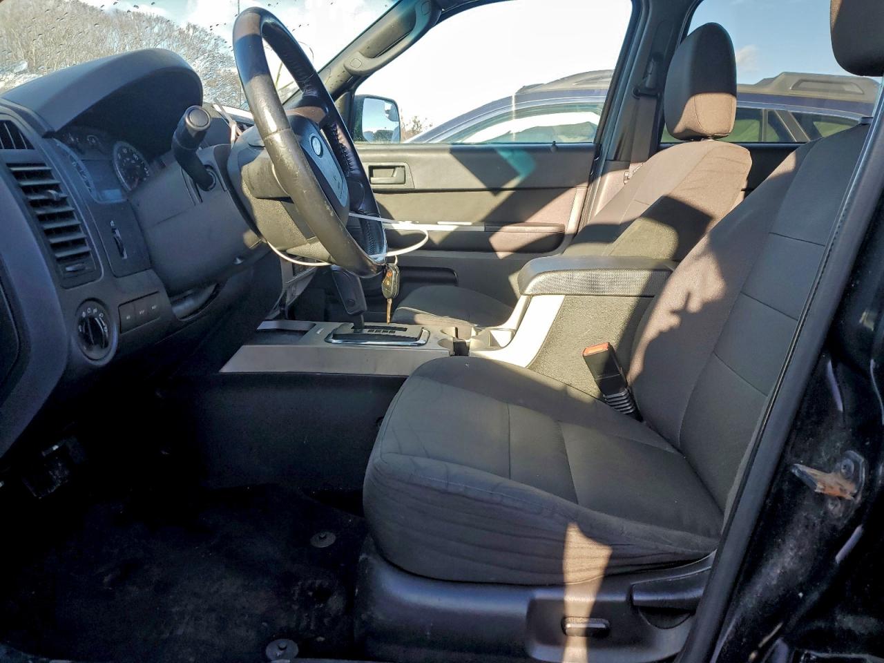 2011 FORD ESCAPE XLT photo 7