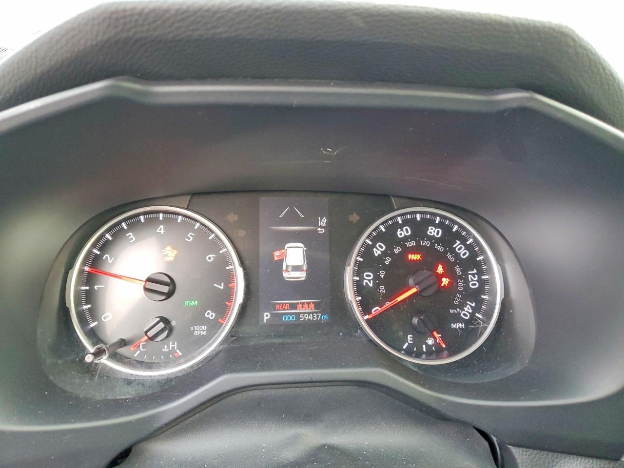 2021 TOYOTA RAV4 XLE photo 17