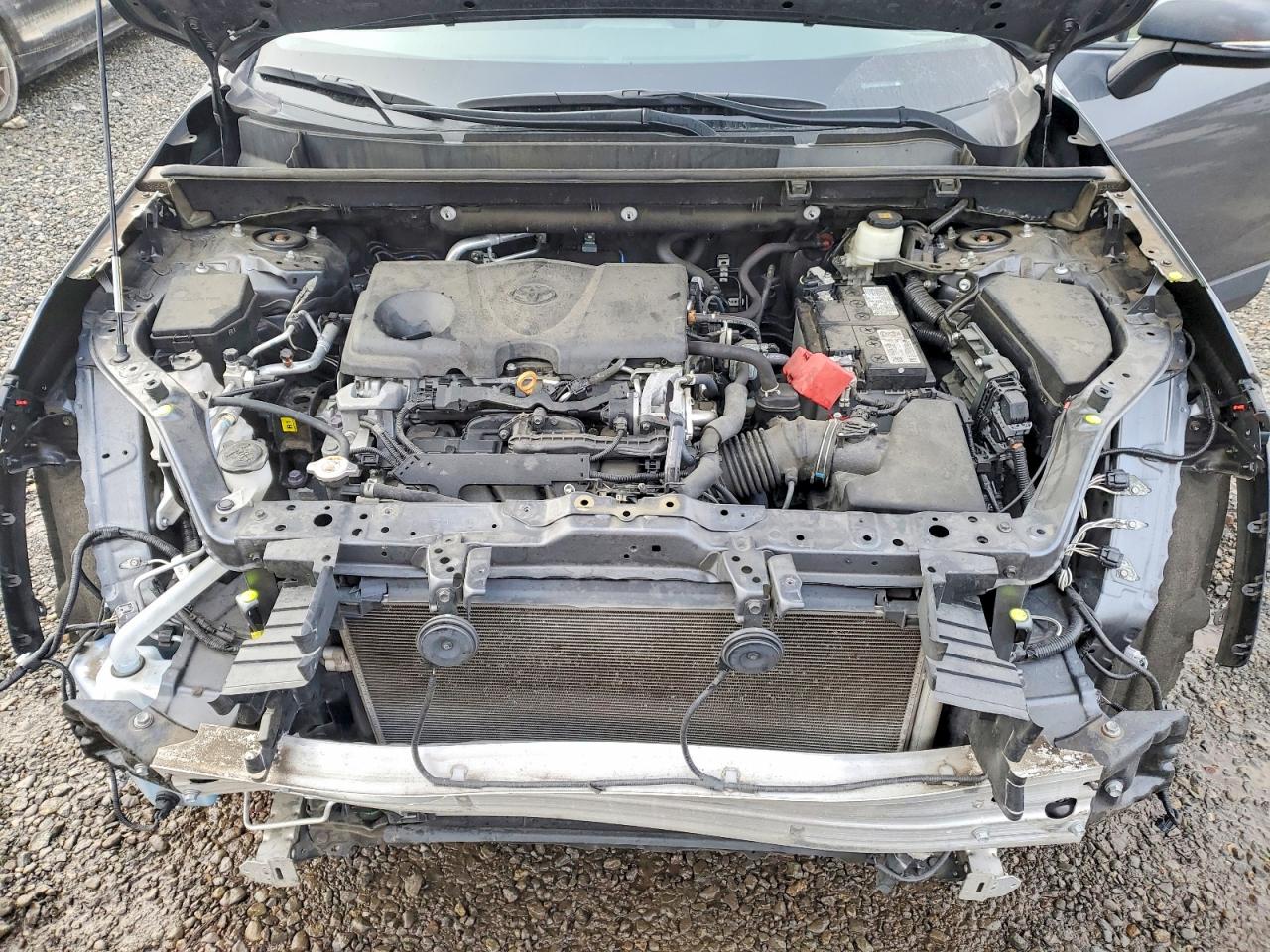 2021 TOYOTA RAV4 XLE photo 23