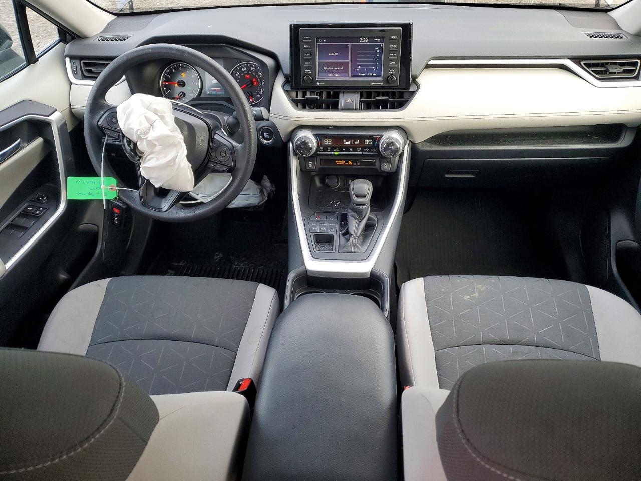 2021 TOYOTA RAV4 XLE photo 15