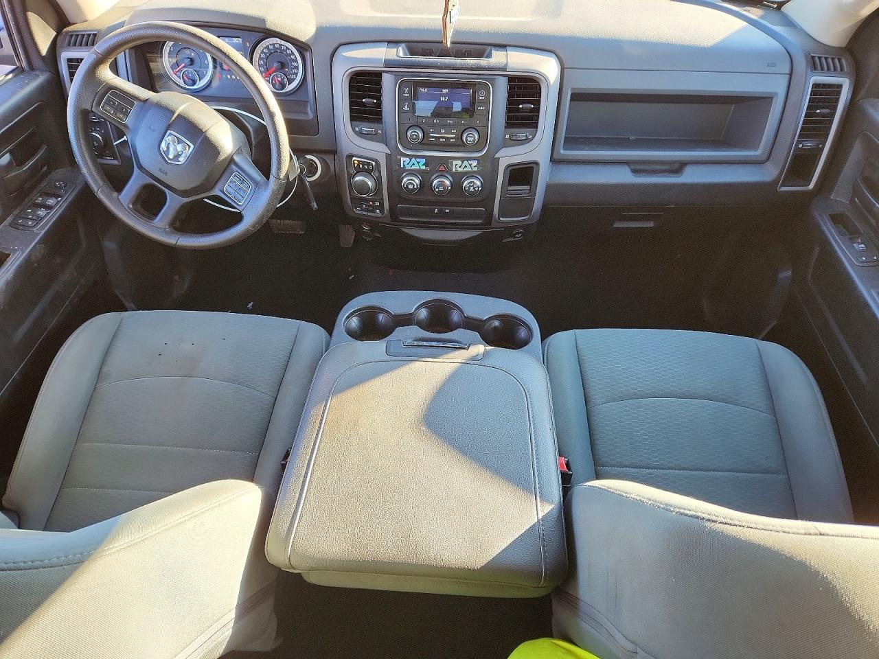 2016 RAM 1500 ST photo 8