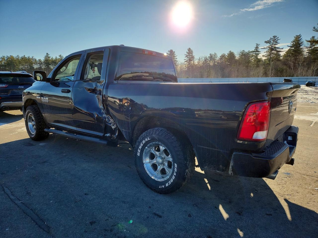 2016 RAM 1500 ST photo 2