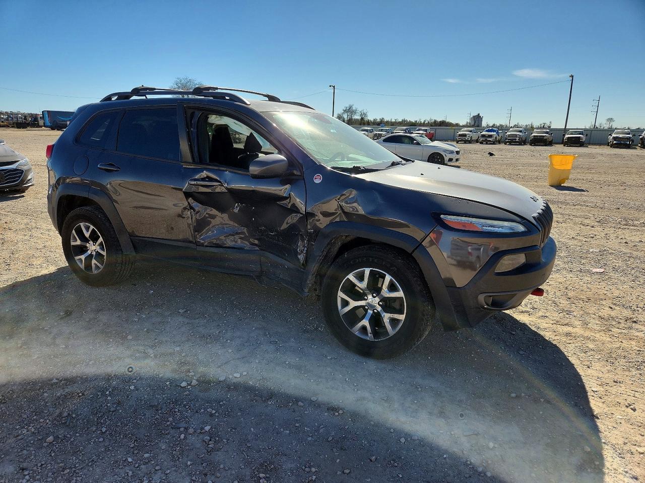 2015 JEEP CHEROKEE TRAILHAWK photo 4