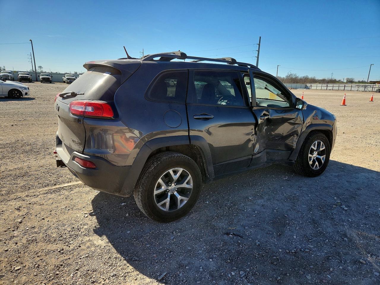 2015 JEEP CHEROKEE TRAILHAWK photo 3