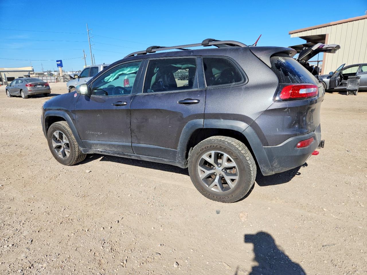2015 JEEP CHEROKEE TRAILHAWK photo 2