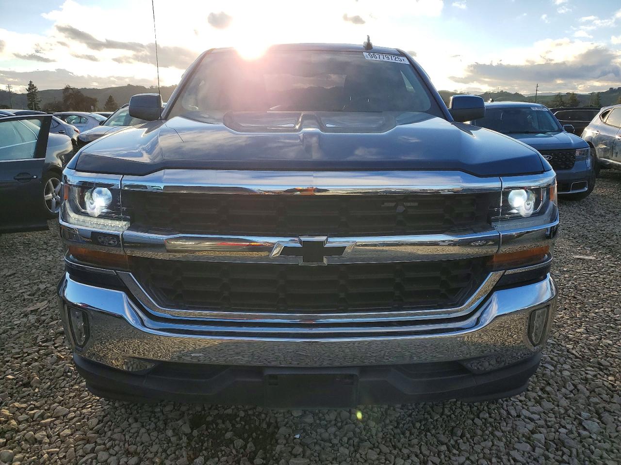 2018 CHEVROLET SILVERADO C1500 LT photo 5