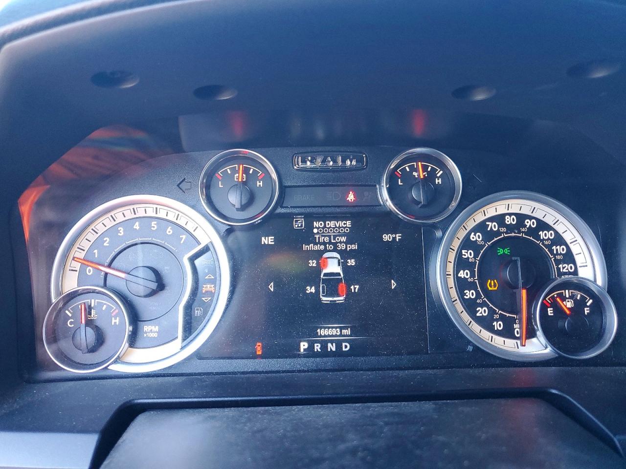 2015 RAM 1500 LARAMIE photo 9