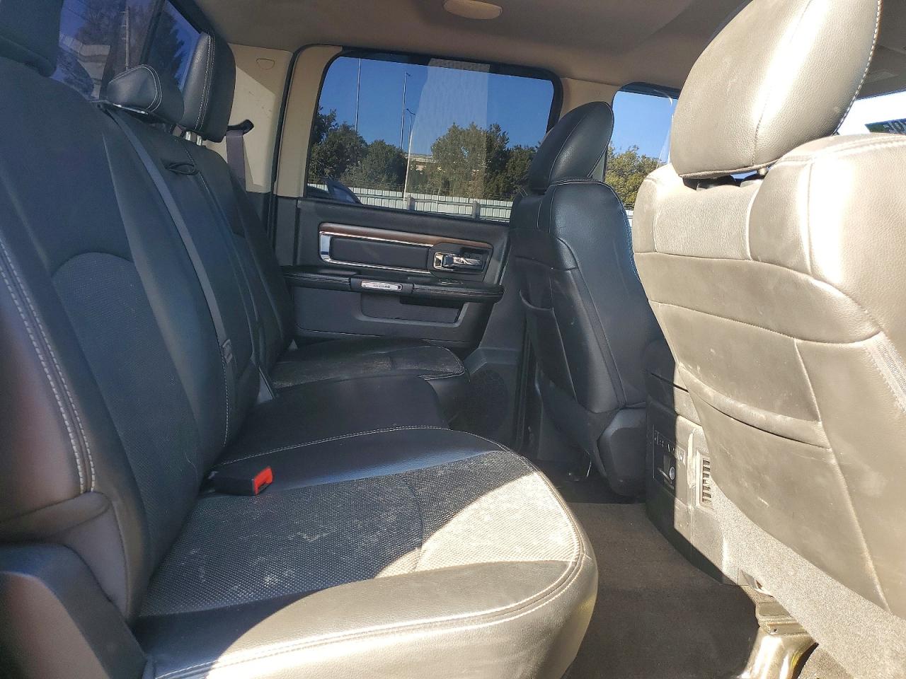 2015 RAM 1500 LARAMIE photo 10