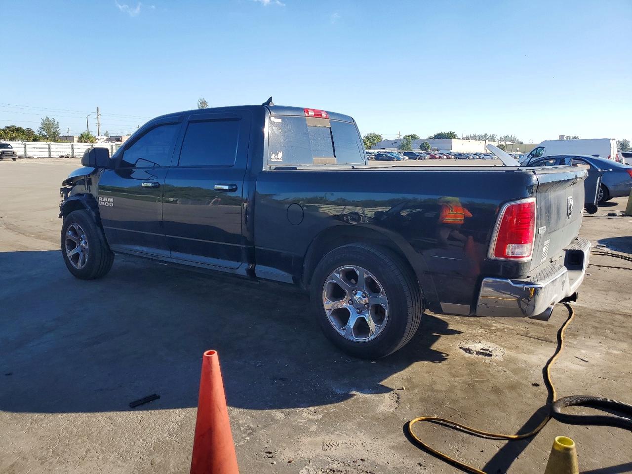 2015 RAM 1500 LARAMIE photo 2