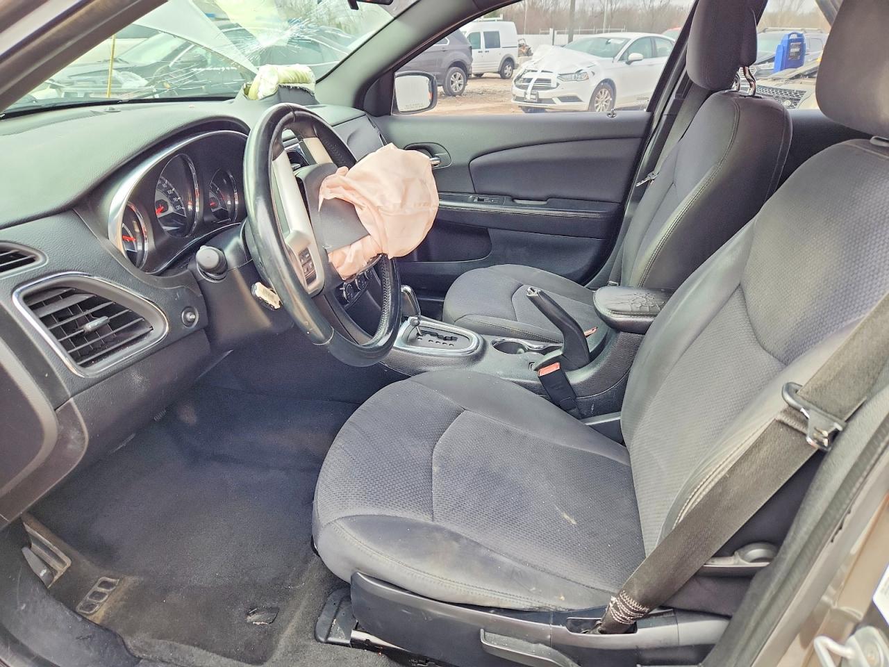 2013 CHRYSLER 200 TOURING photo 7