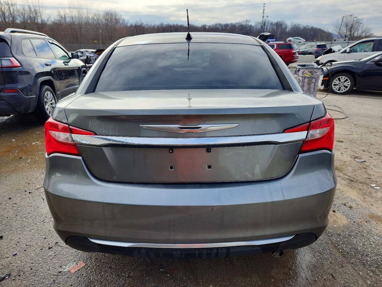 2013 CHRYSLER 200 TOURING photo 6
