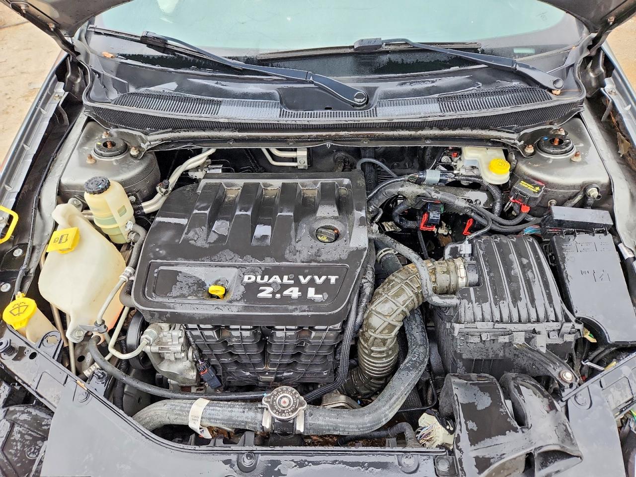 2013 CHRYSLER 200 TOURING photo 11