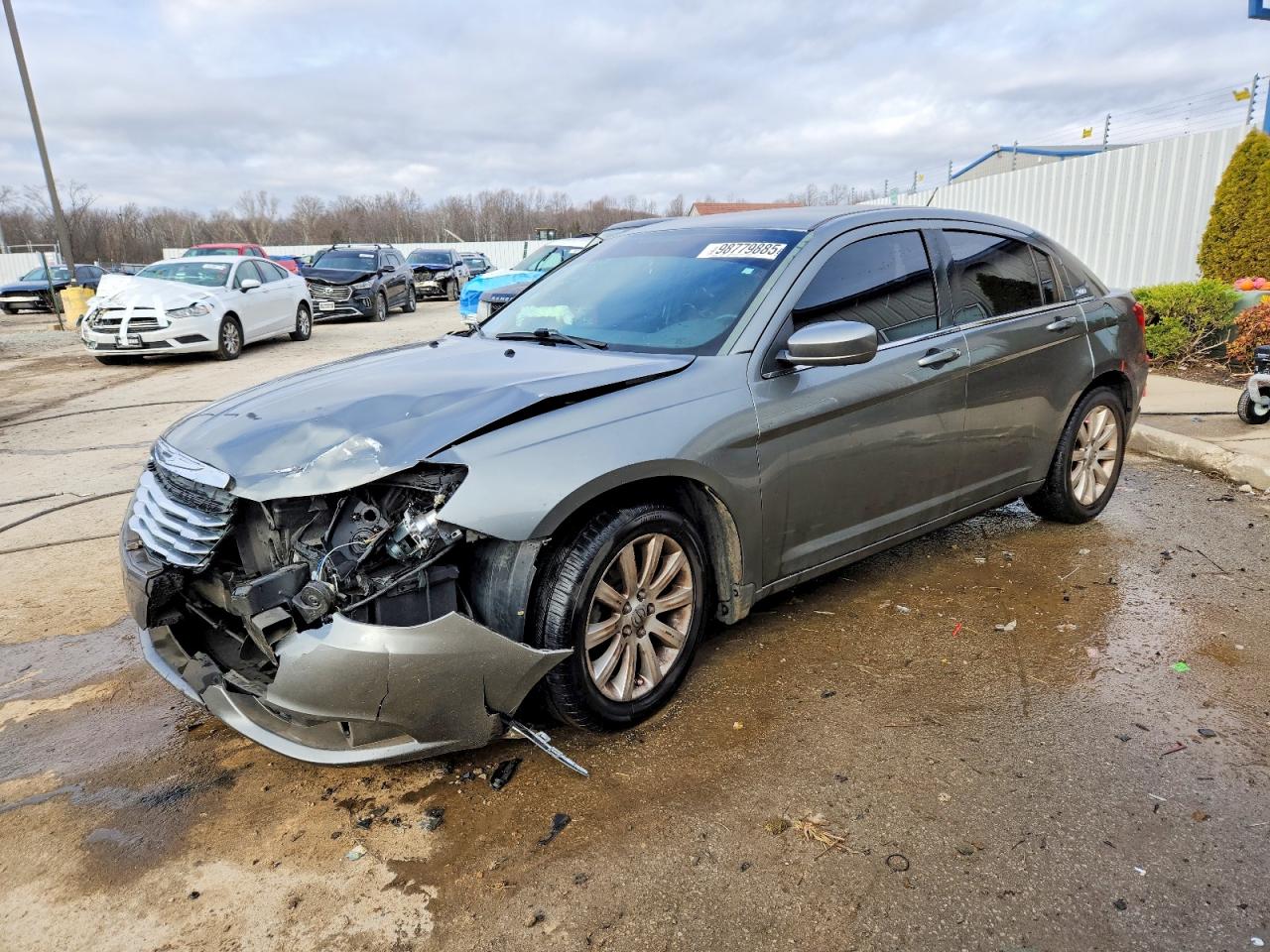 2013 CHRYSLER 200