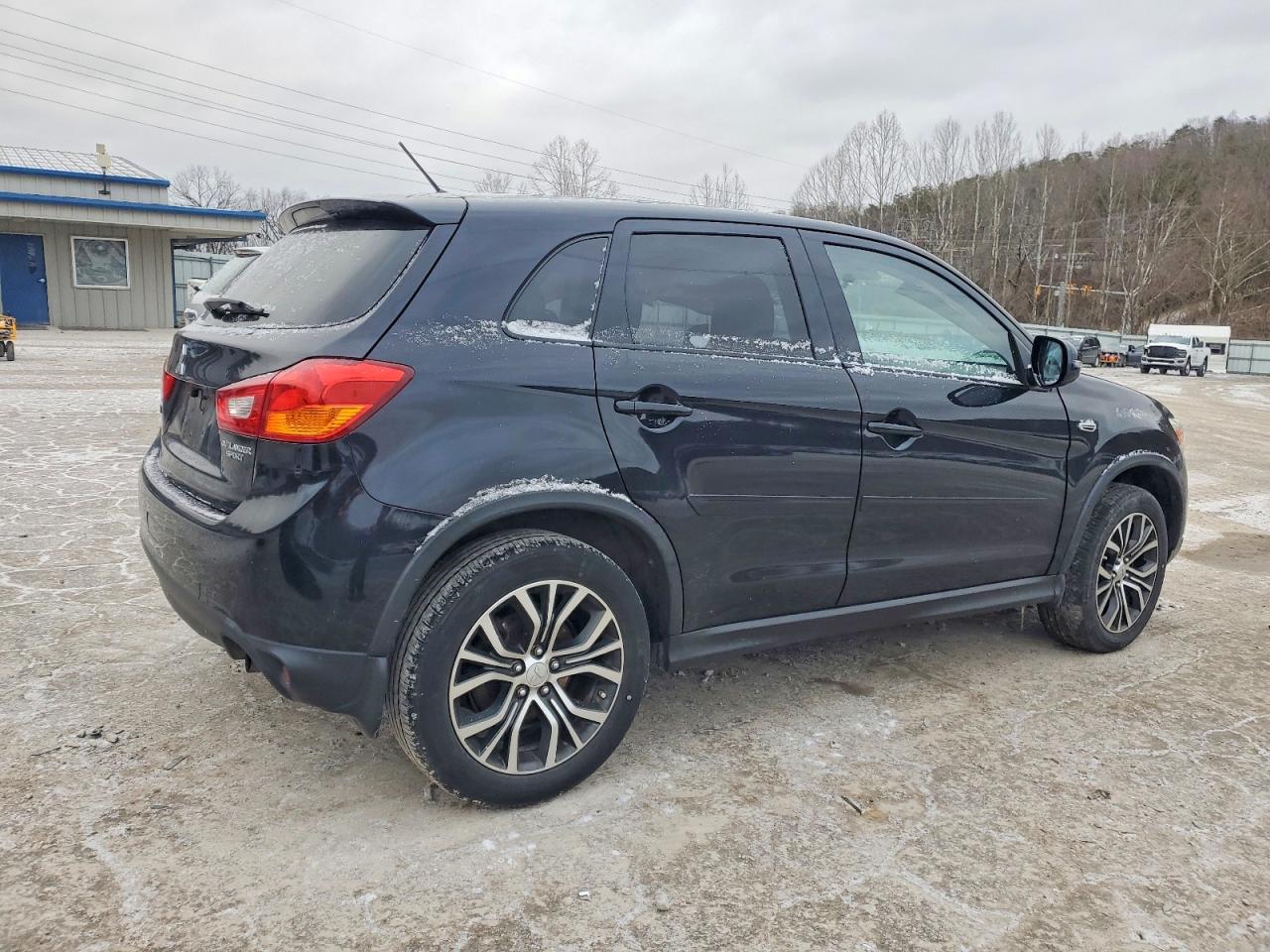 2016 MITSUBISHI OUTLANDER SPORT ES photo 3