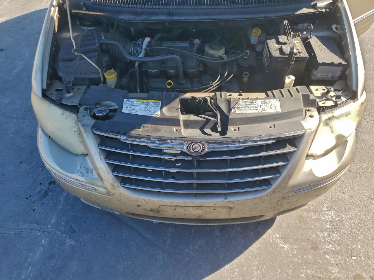 2005 CHRYSLER TOWN & COUNTRY LIMITED photo 12