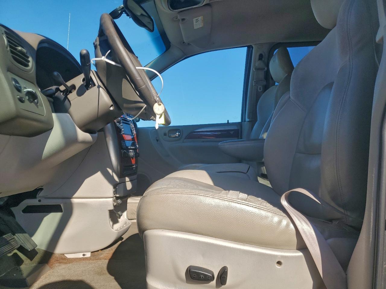 2005 CHRYSLER TOWN & COUNTRY LIMITED photo 7