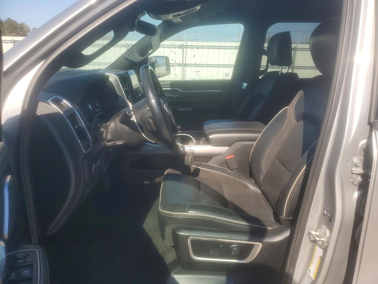 2023 RAM 1500 LARAMIE photo 7