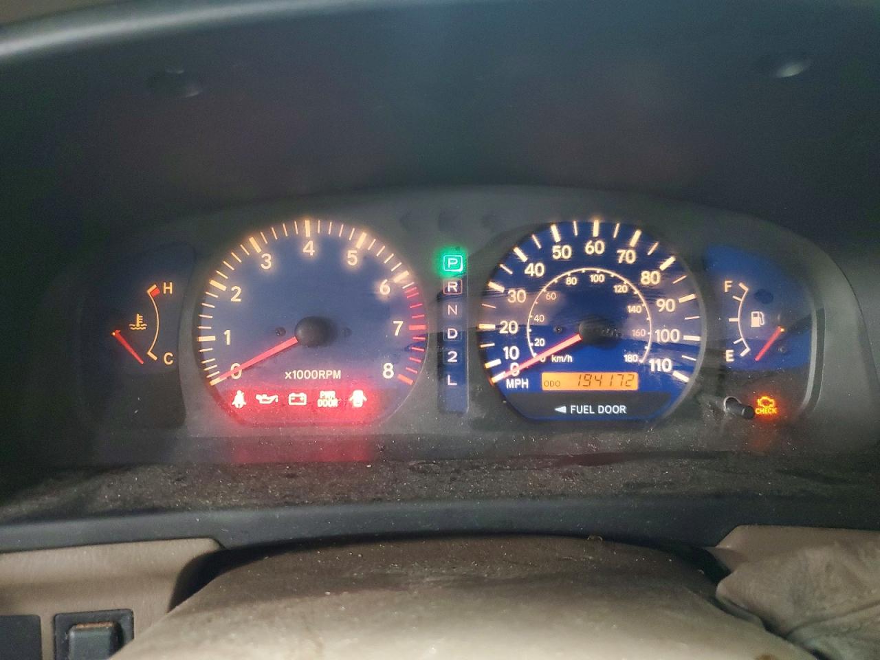 2002 TOYOTA SIENNA LE photo 9