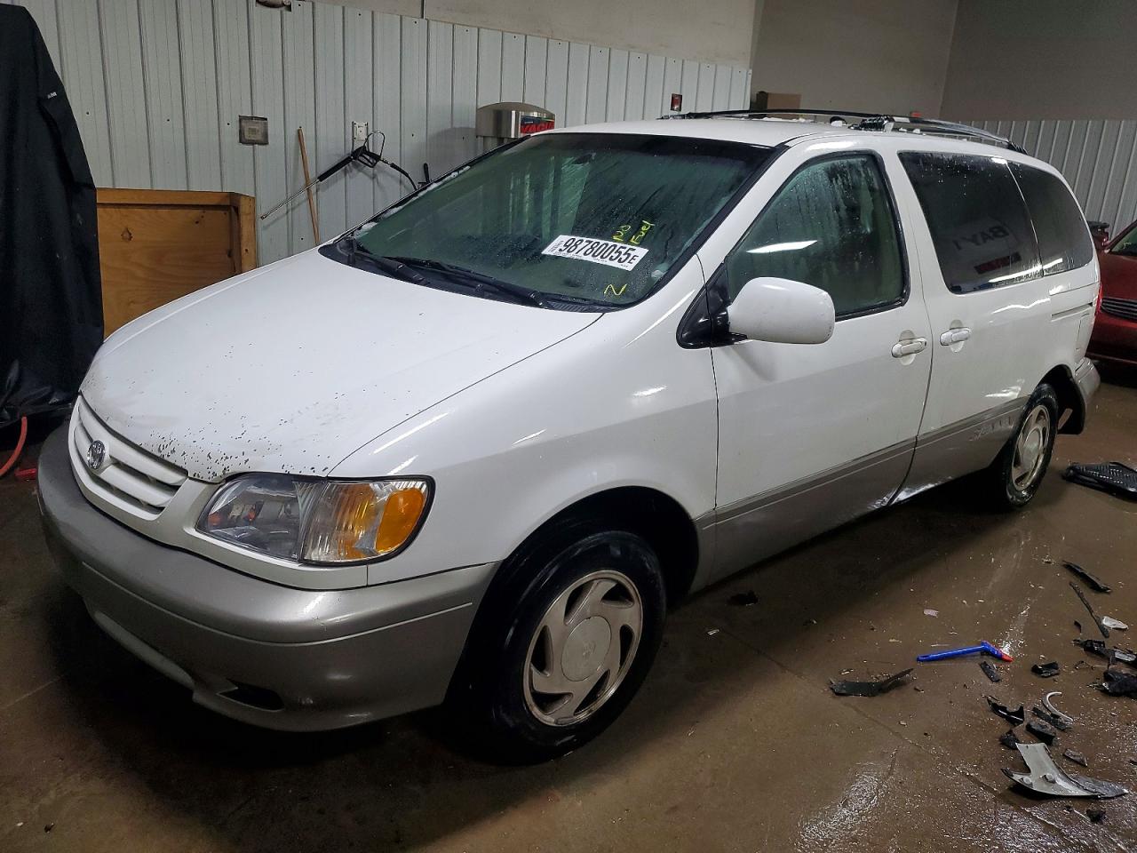 2002 TOYOTA SIENNA