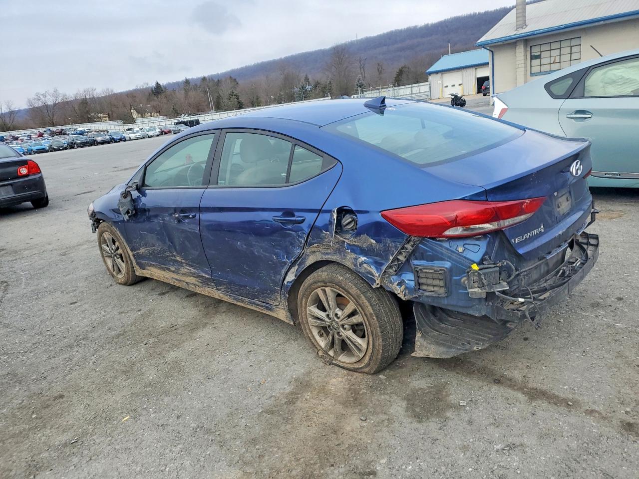 2018 HYUNDAI ELANTRA SEL photo 2