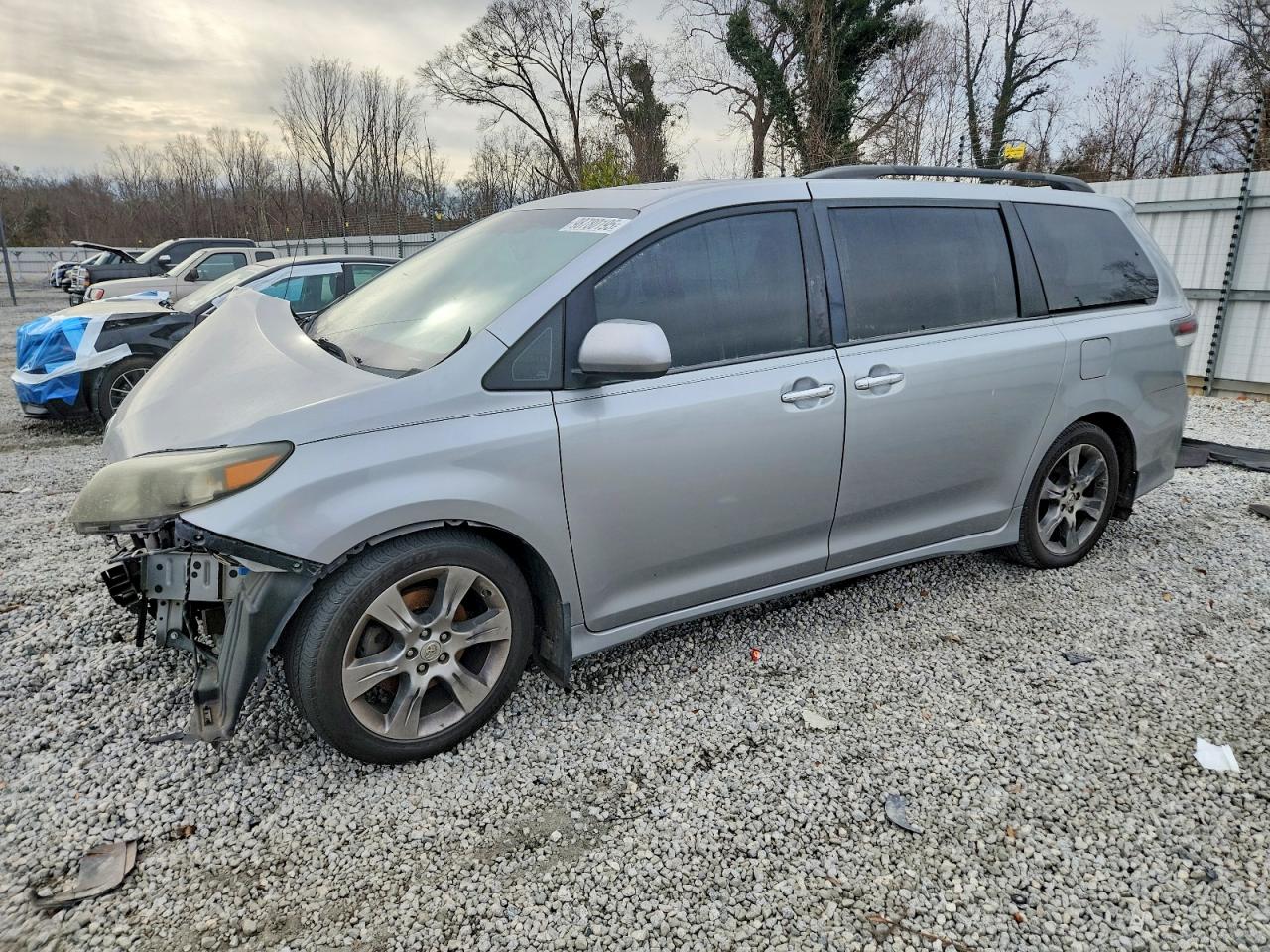 2013 TOYOTA SIENNA