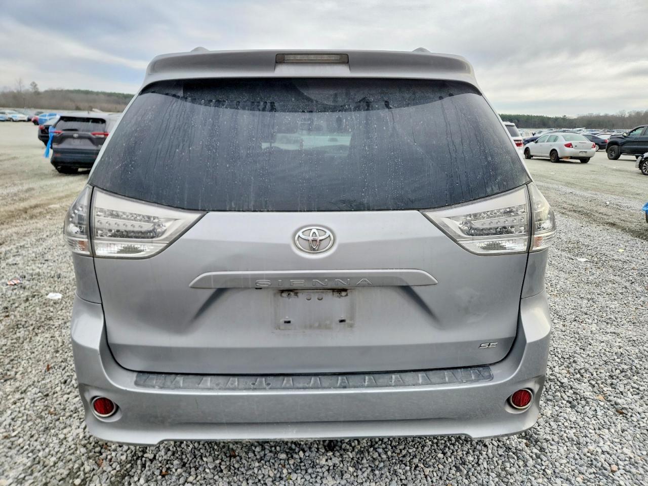 2013 TOYOTA SIENNA SPORT photo 6