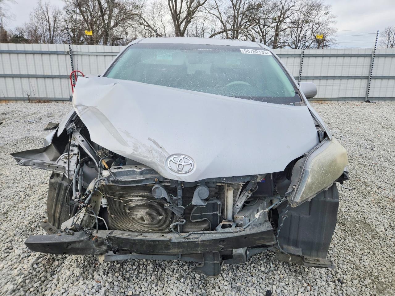 2013 TOYOTA SIENNA SPORT photo 5