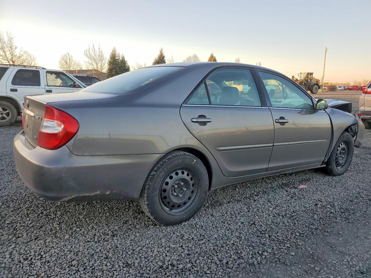 2003 TOYOTA CAMRY LE photo 3