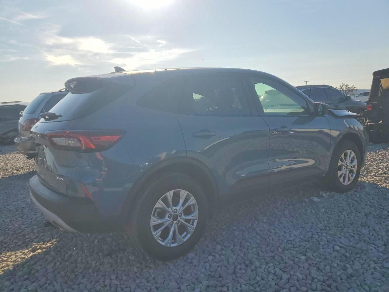 2025 FORD ESCAPE ACTIVE photo 3