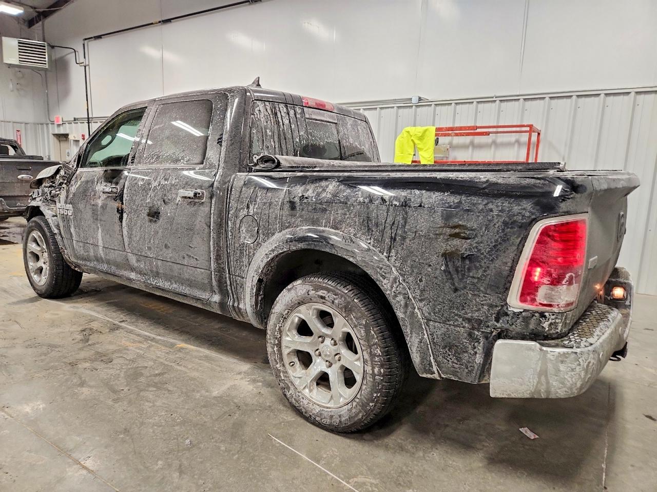 2014 RAM 1500 LARAMIE photo 2
