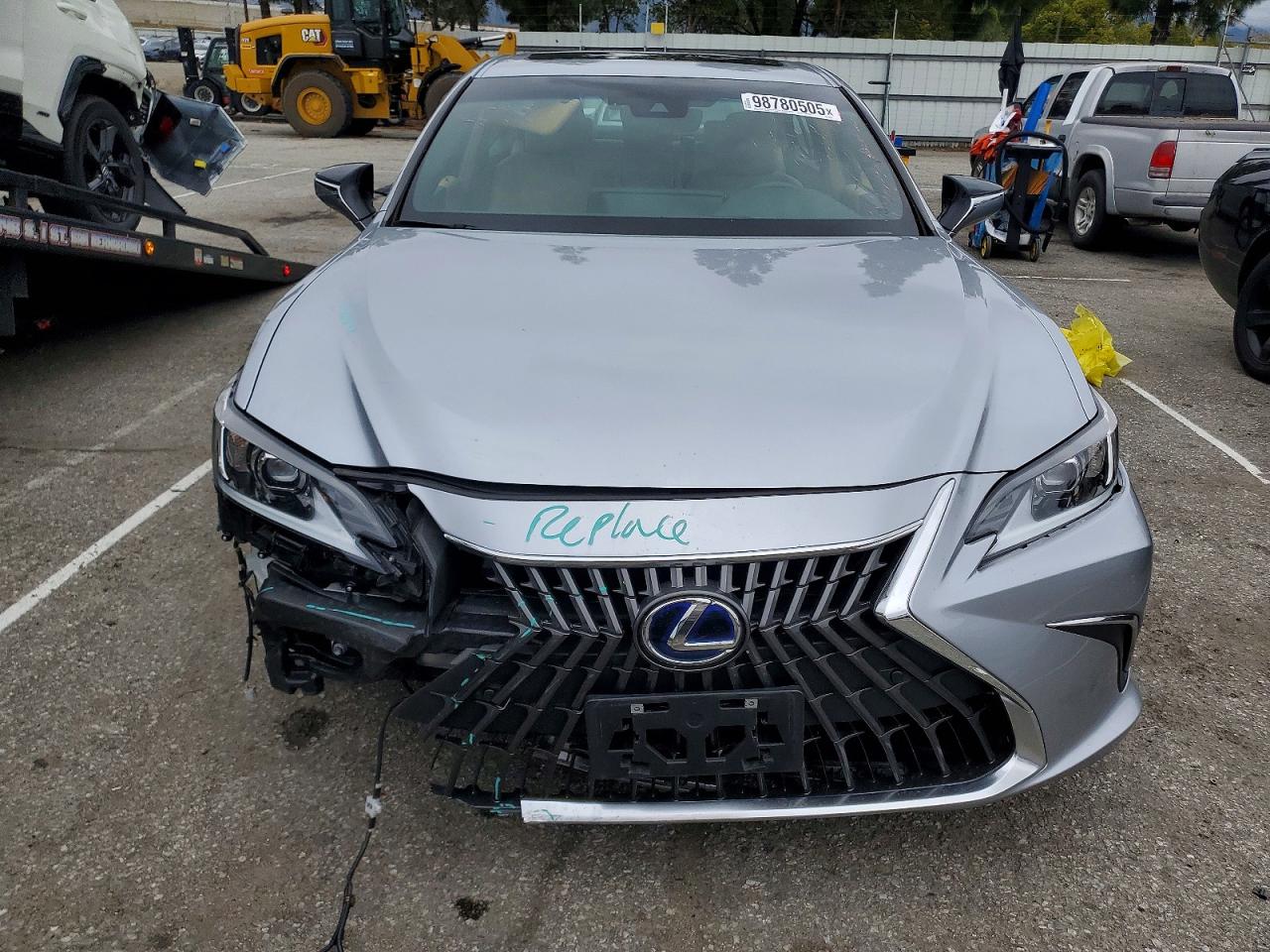 2022 LEXUS ES 300H BASE photo 5