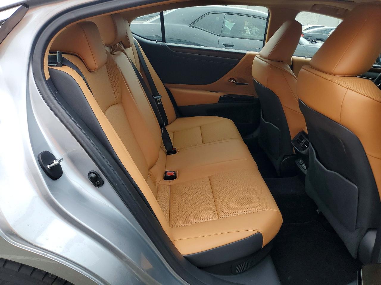 2022 LEXUS ES 300H BASE photo 10