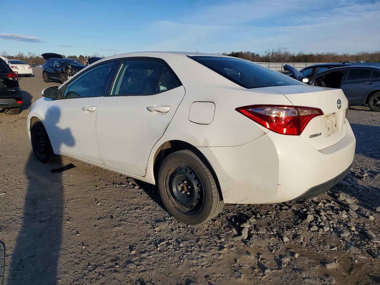 2018 TOYOTA COROLLA L photo 2
