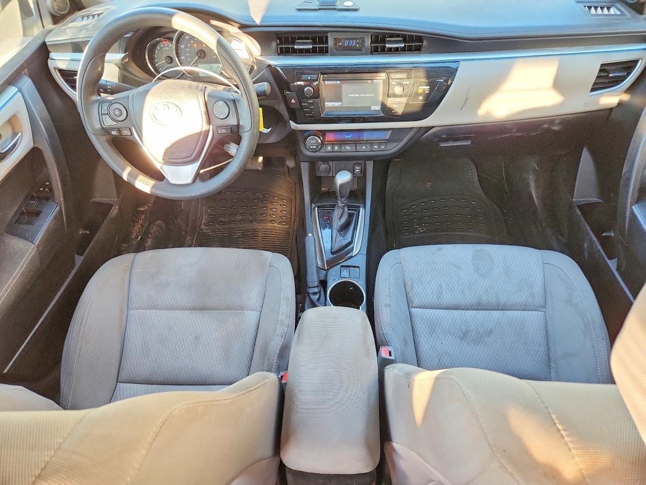 2015 TOYOTA COROLLA L photo 8