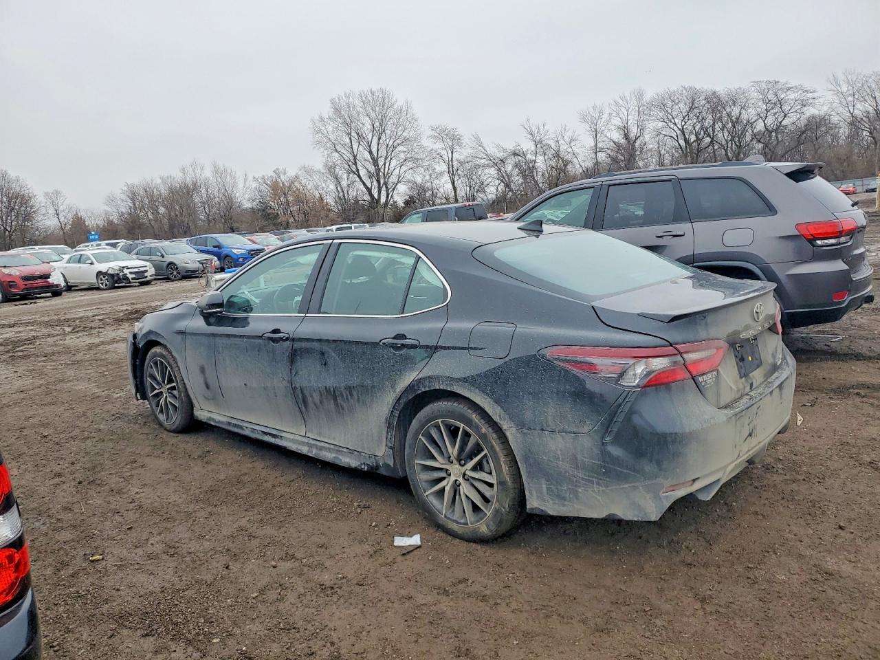 2021 TOYOTA CAMRY SE photo 4