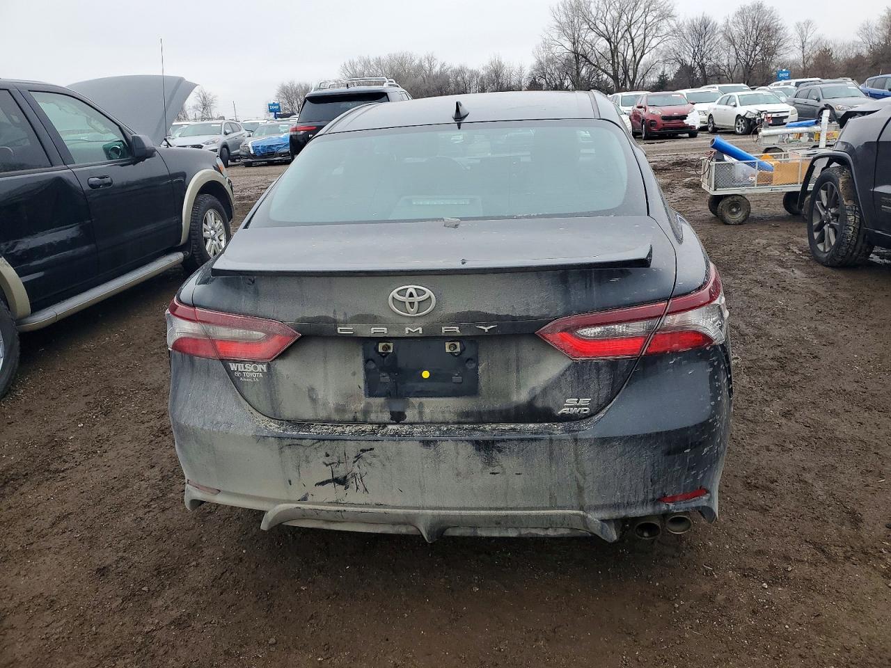 2021 TOYOTA CAMRY SE photo 16