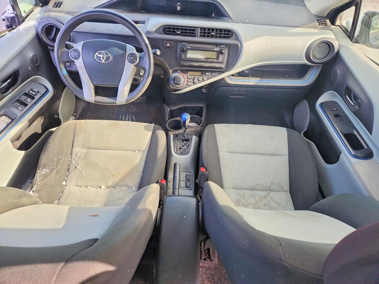 2012 TOYOTA PRIUS photo 8
