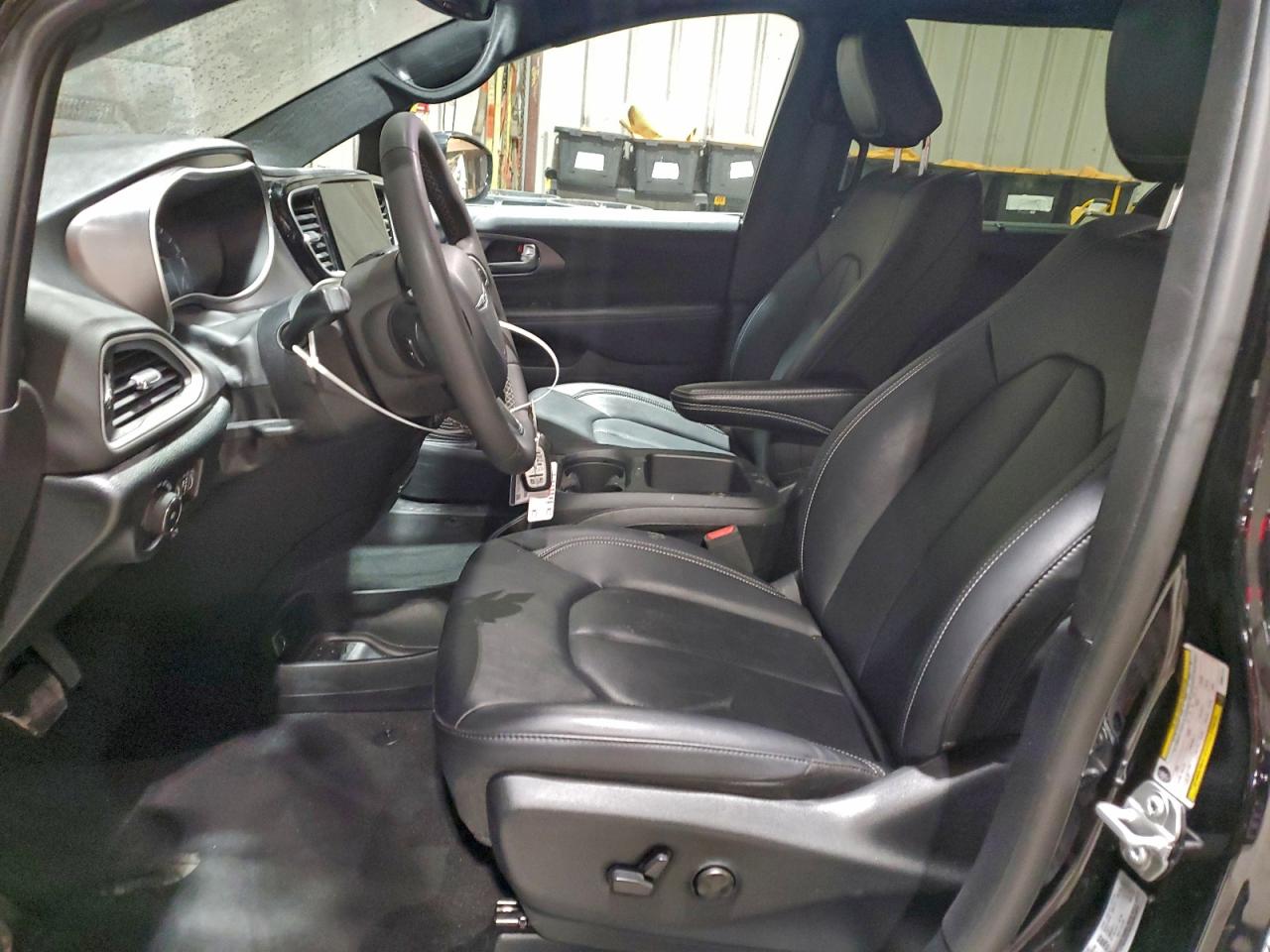 2025 CHRYSLER PACIFICA SELECT photo 7