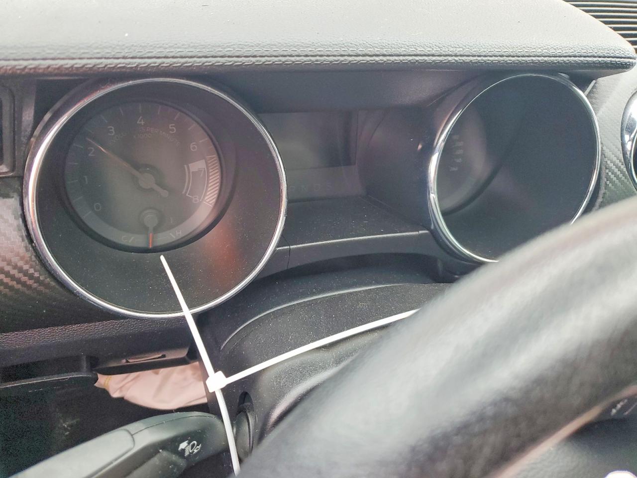 2016 FORD MUSTANG photo 9