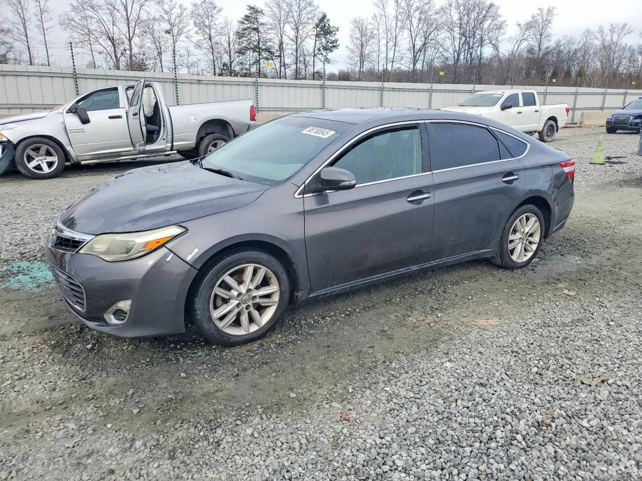 2013 TOYOTA AVALON