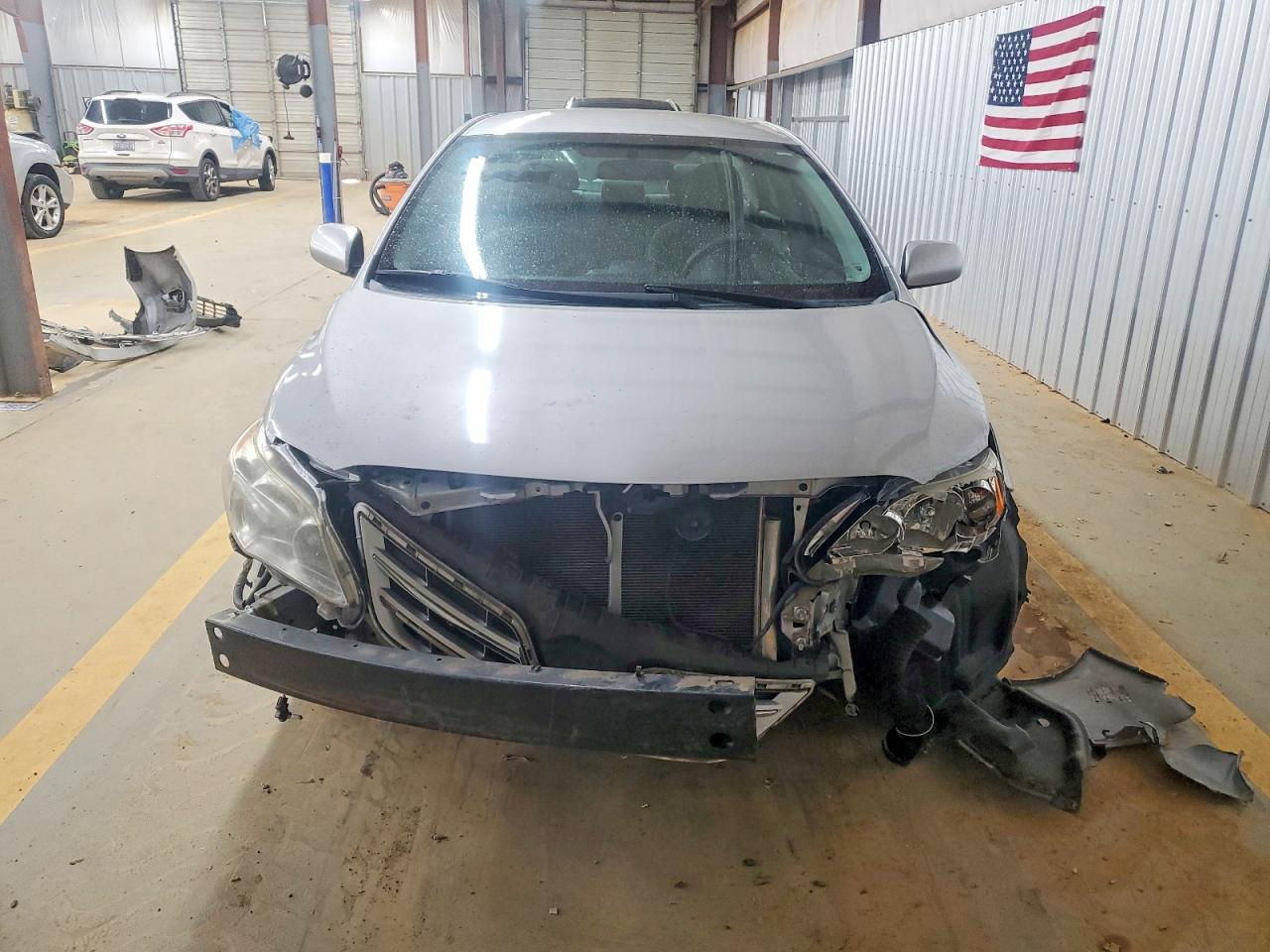 2013 TOYOTA COROLLA photo 5
