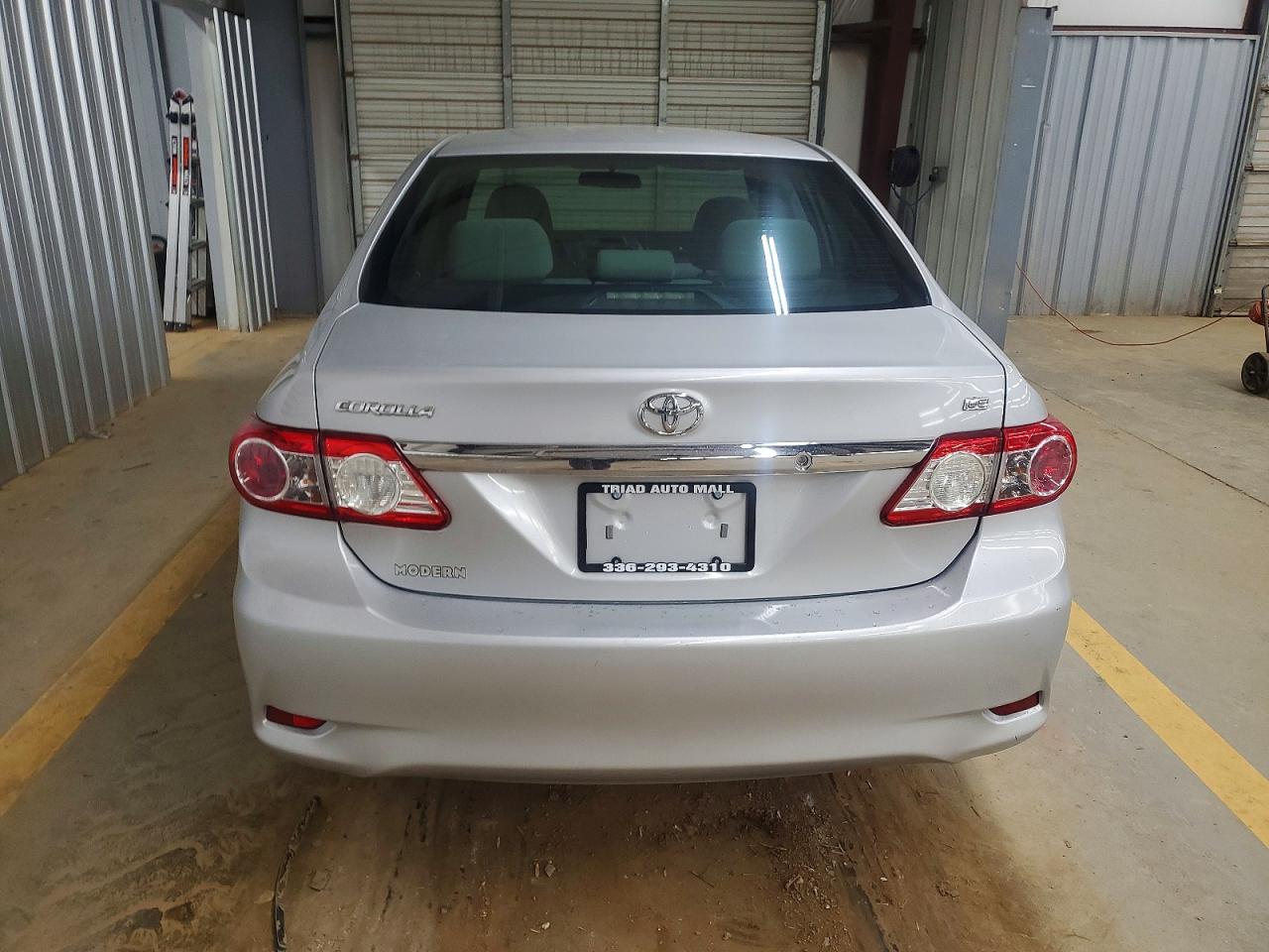 2013 TOYOTA COROLLA photo 6