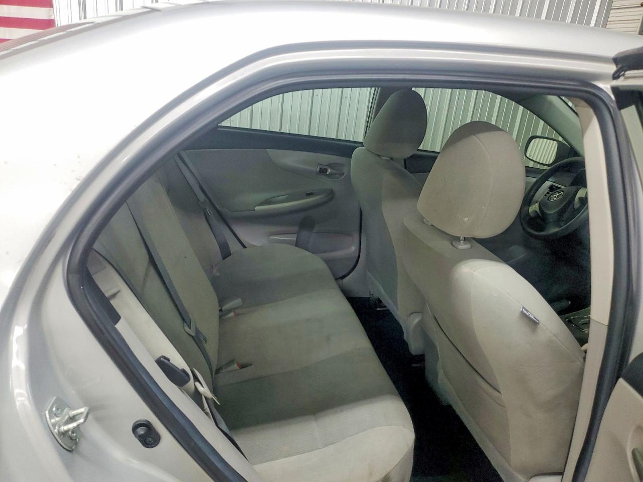 2013 TOYOTA COROLLA photo 10