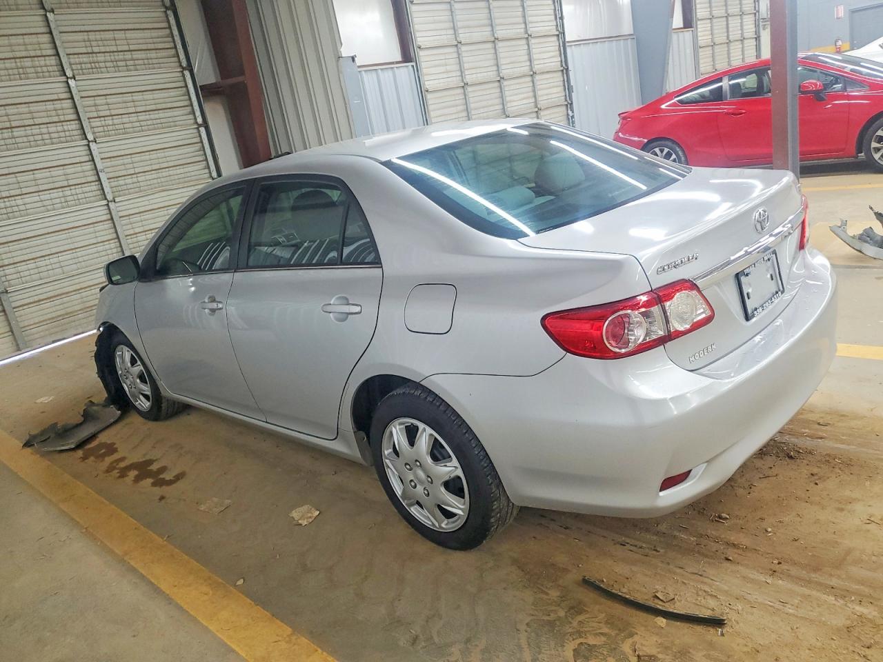 2013 TOYOTA COROLLA photo 2